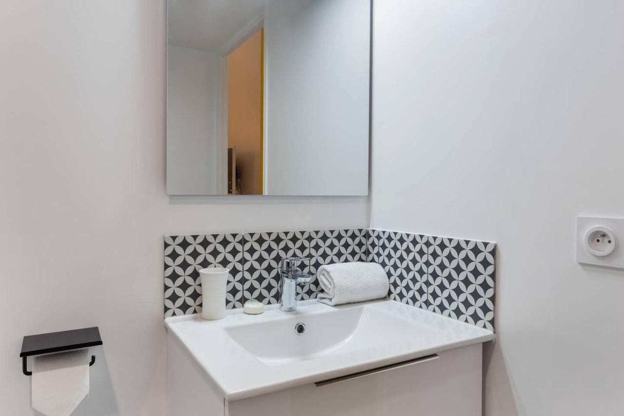 Chic Saint-Germain-Des-Pres Studio For 4 - Prime Location 巴黎 外观 照片